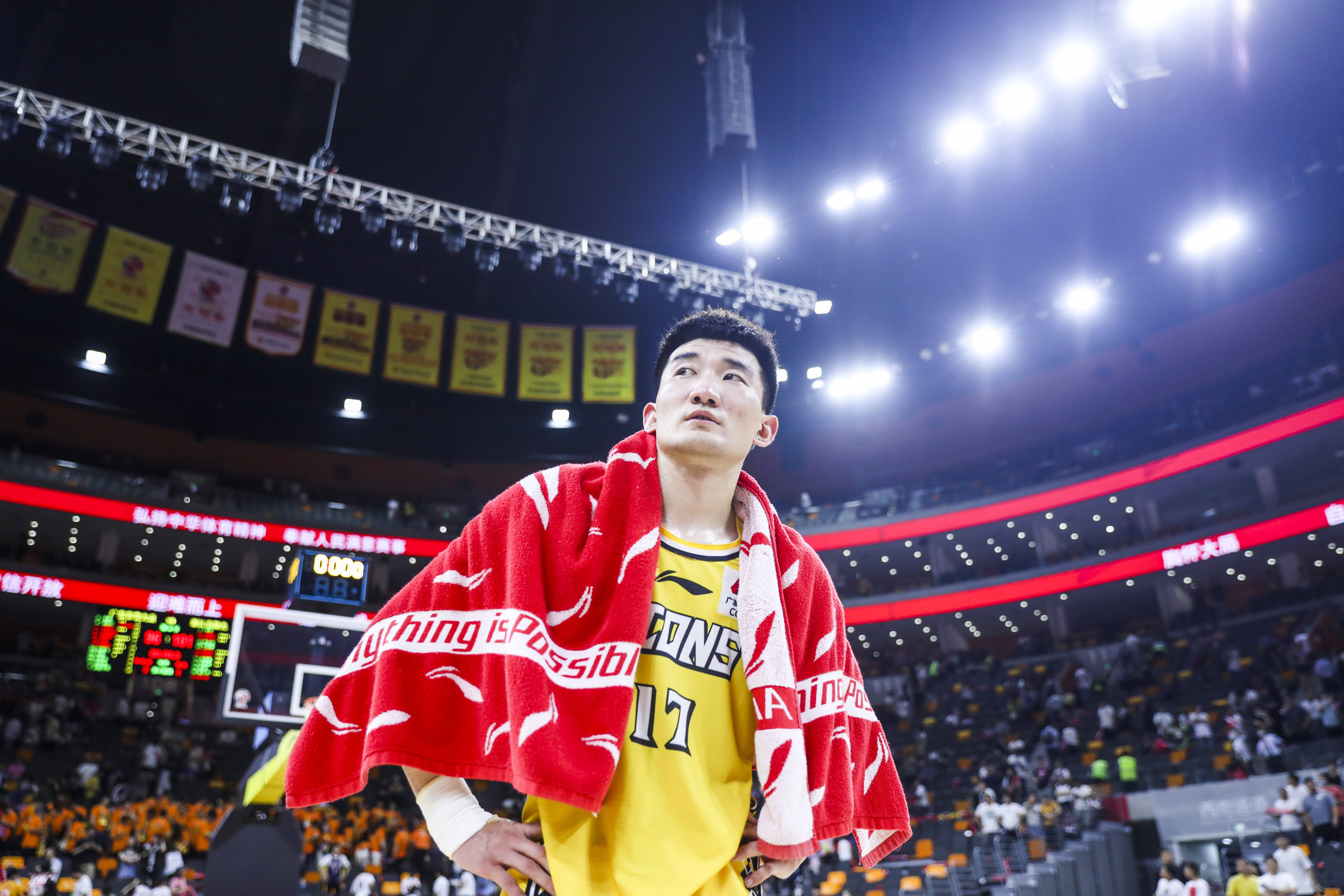 英雄联盟S15赛竞猜-加时末段突围战来临，上海久事围绕足总杯手感冰凉，球迷炸锅，临场指挥获称赞的简单介绍