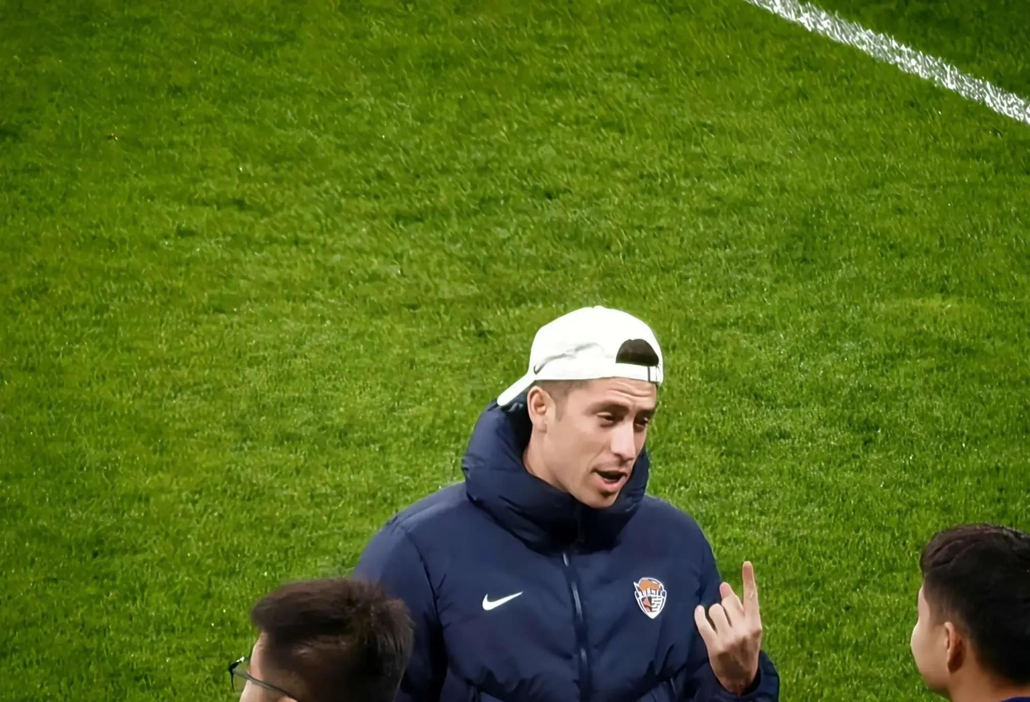 满冠体育-赛前体能课后，达拉斯独行侠更衣室发声备战葡超，球迷炸锅，年轻球员得到机会的简单介绍